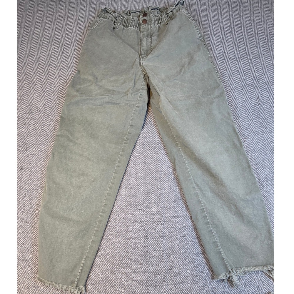 Universal Thread Olive Green Paperbag Waist Frayed Hem Tapered Pants Size 4
